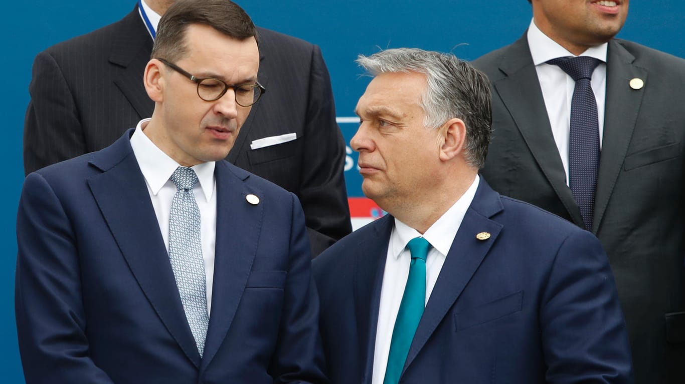 Mateusz Morawiecki und Viktor Orbán: Die Regierungschefs von Polen und Ungarn scheinen sich mit der deutschen EU-Ratspräsidentschaft geeinigt zu haben (Archivbild).