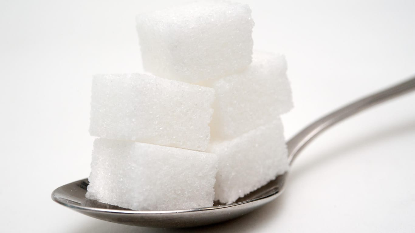 Würfelzucker: Viele Lebensmittel enthalten mehr Zucker, als man denkt.