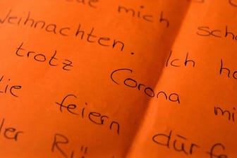 Der Brief eines Kindes, in dem es sich wünscht, trotz Corona mit der Familie Weihnachten zu feiern.