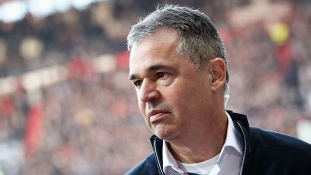 Andreas Rettig hat an der neuen Verteilung der Fernsehgelder im deutschen Profi-Fußball Kritik geäußert. Andreas Rettig hat an der neuen Verteilung der Fernsehgelder im deutschen Profi-Fußball Kritik geäußert.