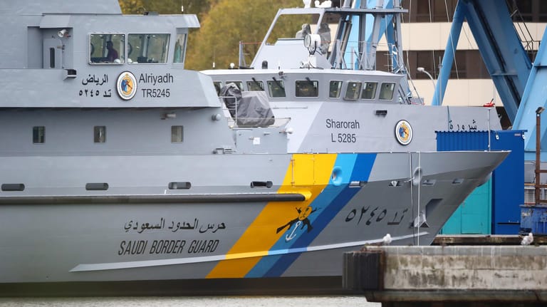 Wolgast in Mecklenburg-Vorpommern 2018: Küstenschutzboote, die für den Export nach Saudi-Arabien fertiggestellt werden.