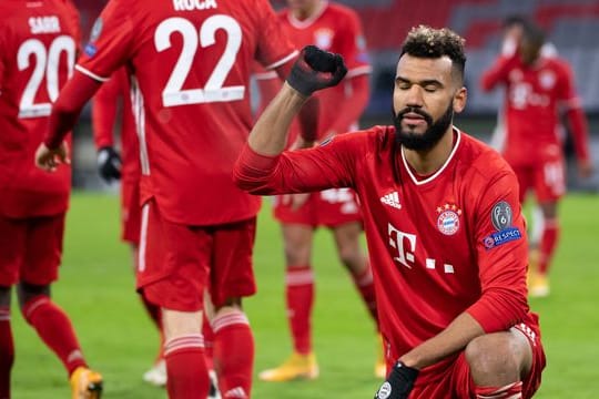 Will mit seiner Geste nach seinem Tor ein Zeichen gegen Rassismus setzen: Bayerns Eric Maxim Choupo-Moting.