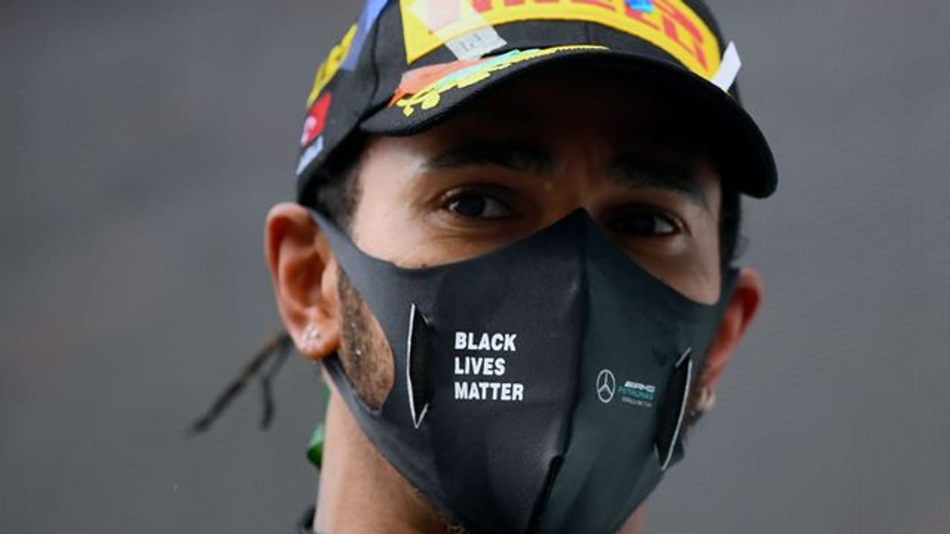 Kann in Abu Dhabi an den Start gehen: Mercedes-Pilot Lewis Hamilton.