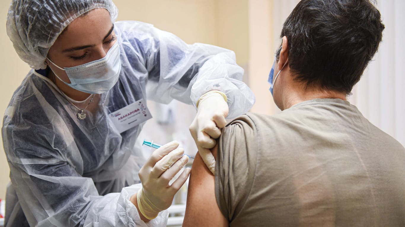 Impfung gegen Corona: Nur jeder zweite hat bislang vor sich impfen zu lassen.