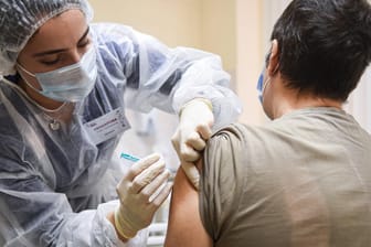 Impfung gegen Corona: Nur jeder zweite hat bislang vor sich impfen zu lassen.