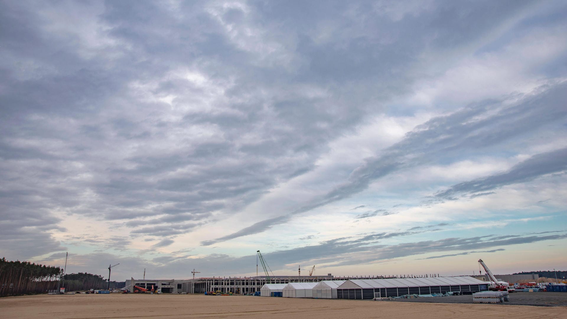 Baustelle der Gigafactory: Rund 500.000 Wagen sollen in der ersten Phase hier entstehen.