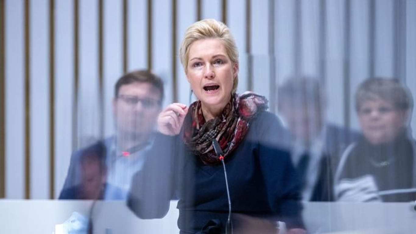 Manuela Schwesig (SPD) spricht im Landtag