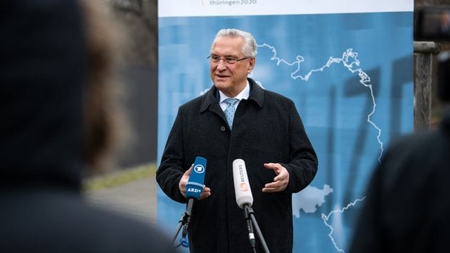 "Frage einer möglichen Abschiebung bei den allermeisten syrischen Flüchtlingen stellt sich nicht": Bayerns Innenminister Joachim Herrmann. "Frage einer möglichen Abschiebung bei den allermeisten syrischen Flüchtlingen stellt sich nicht": Bayerns Innenminister Joachim Herrmann.