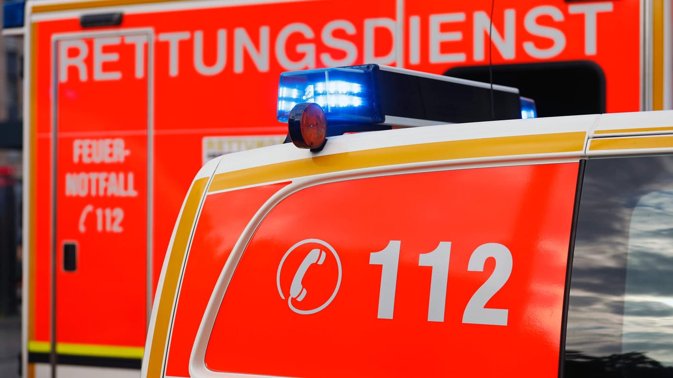 Rettungsdienst: In der Pfalz ist ein Mann auf dem Weg ins Krankenhaus gestorben – er war mit Corona infiziert. (Symbolbild)