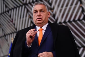 Nach der Einigung auf dem EU-Gipfel geben Ungar und Polen ihre Blockade des Haushaltes auf: Victor Orban feiert die Einigung als Sieg.