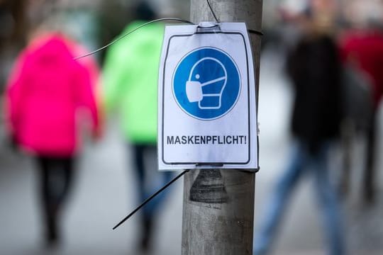 Angesichts der hohen Zahlen an Neuinfizierten werden die Rufe nach einem schnellen Lockdown lauter.