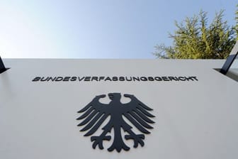 Das Bundesverfassungsgericht in Karlsruhe hat die systematische Durchforstung der Antiterrordatei durch Strafverfolgungsbehörden gestoppt.