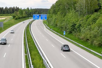 Fast leere Autobahn A7 im Allgäu im Mai 2020: Durch die Corona-Krise ist der CO2-Ausstoß gesunken.