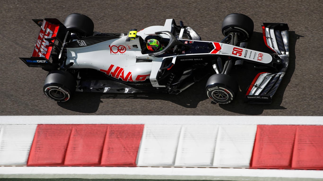Erste Runden im Haas: Mick Schumacher auf dem Yas Marina Circuit in Abu Dhabi.