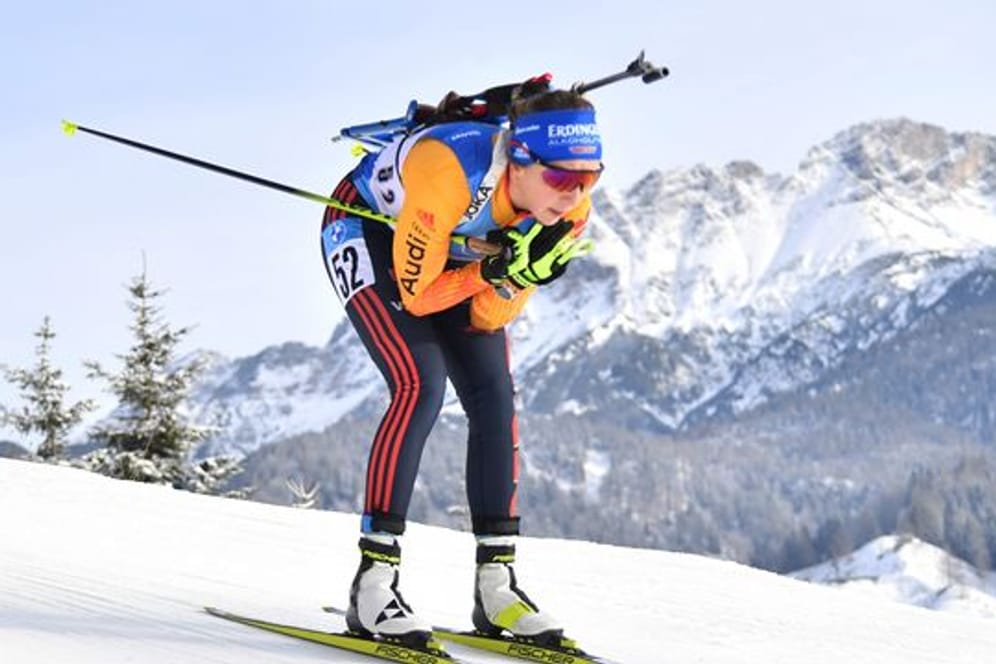 Franziska Preuß ist im Biathlon-Sprint von Hochfilzen als Dritte auf das Podest gelaufen.