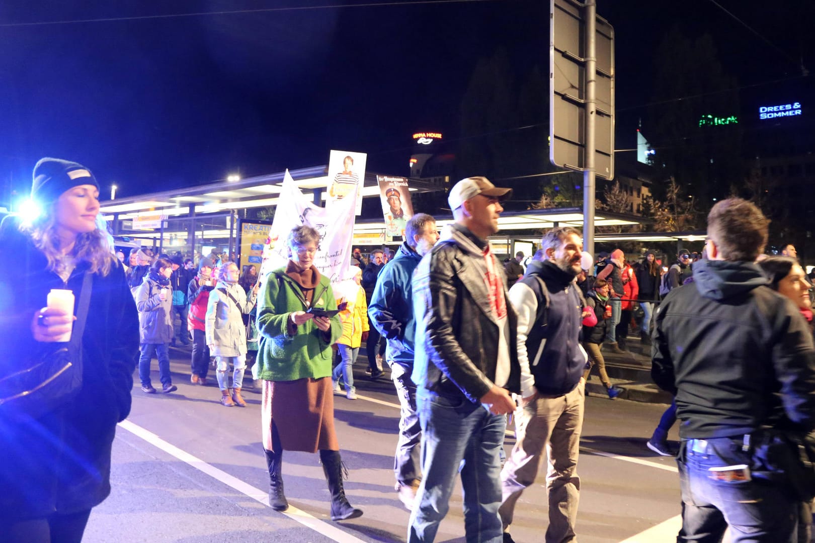 "Querdenken"-Demo in Leipzig: Nach seiner Teilnahme soll sich ein führender Kopf der Bewegung mit Corona infiziert haben.