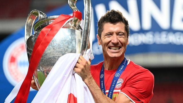 Könnte eine überragende Saison mit dem Weltfußballer-Titel krönen: Bayern-Torjäger Robert Lewandowski.