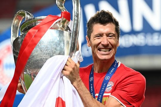 Könnte eine überragende Saison mit dem Weltfußballer-Titel krönen: Bayern-Torjäger Robert Lewandowski.