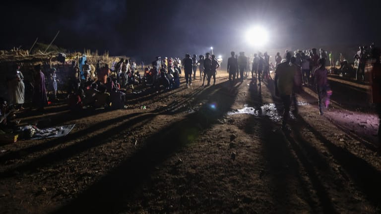 Sudan: Menschen fliehen vor dem Konflikt im äthiopischen Tigray.