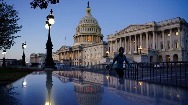 Das Kapitol in Washington ist Sitz des US-Senats und des Repräsentantenhauses. Das Kapitol in Washington ist Sitz des US-Senats und des Repräsentantenhauses.