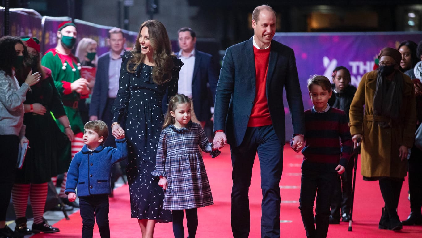 Royale Familie (v.l.): Prinz Louis, Herzogin Kate, Prinzessin Charlotte, Prinz William und Prinz George.
