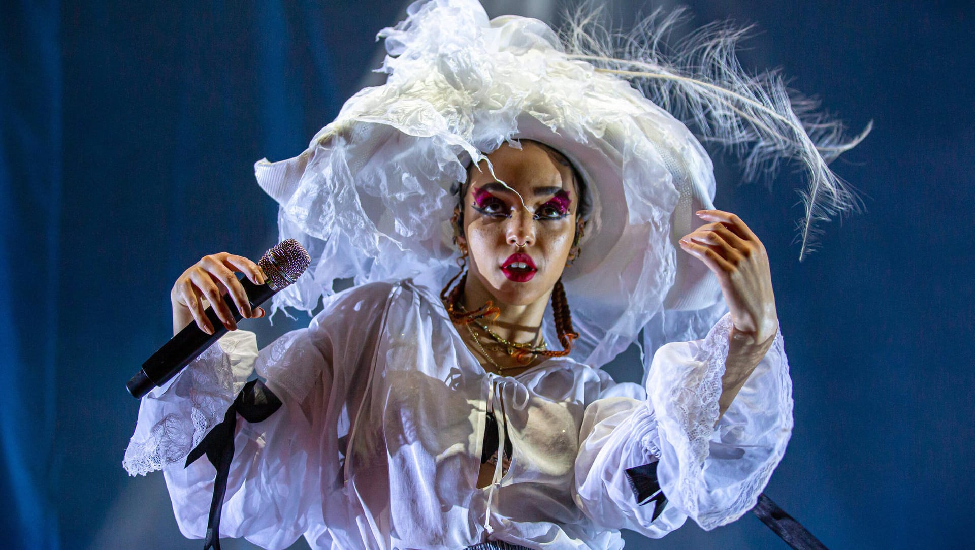 FKA twigs bei einem Konzert 2019.