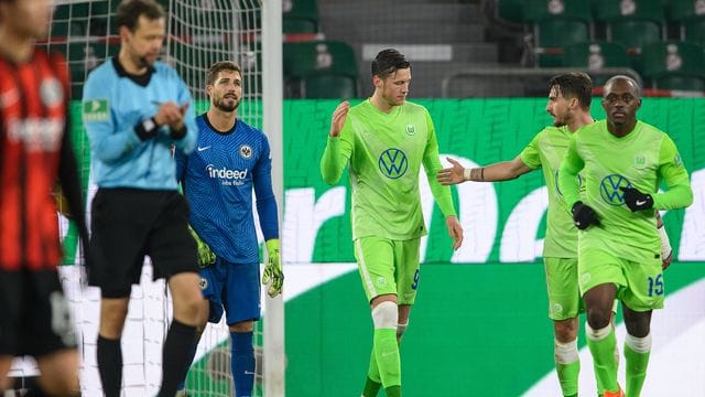 VfL-Torjäger Wout Weghorst (M) war Wolfsburgs Matchwinner gegen Eintracht Frankfurt. VfL-Torjäger Wout Weghorst (M) war Wolfsburgs Matchwinner gegen Eintracht Frankfurt.