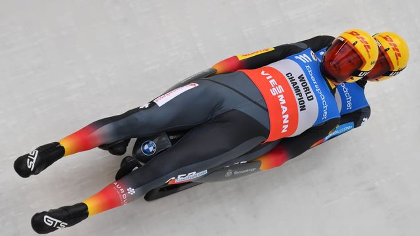 Toni Eggert und Sascha Benecken haben auf ihrer Heimbahn in Oberhof den ersten Weltcupsieg in diesem Winter eingefahren.