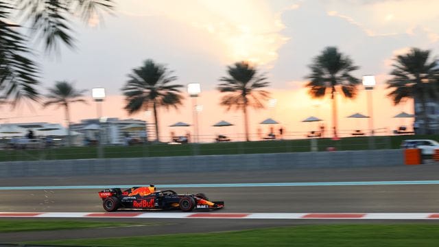 Max Verstappen startet beim Saisonfinale von der Pole.