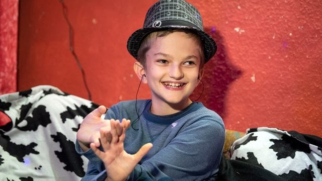 Mika Mai im Tonstudio der Sängerin Corinna May.