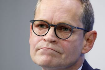 Michael Müller (SPD), Regierender Bürgermeister von Berlin (Archivbild): Er ruft Bürger zur Achtsamkeit auf.