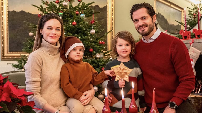 Carl Philip und Sofia: Die Schweden-Familie in weihnachtlichem Ambiente