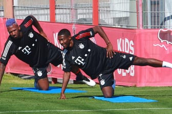 Jerome Boateng und David Alaba (r.): Die beiden Bayern-Verteidiger machten auch neben dem Platz gemeinsame Sache.