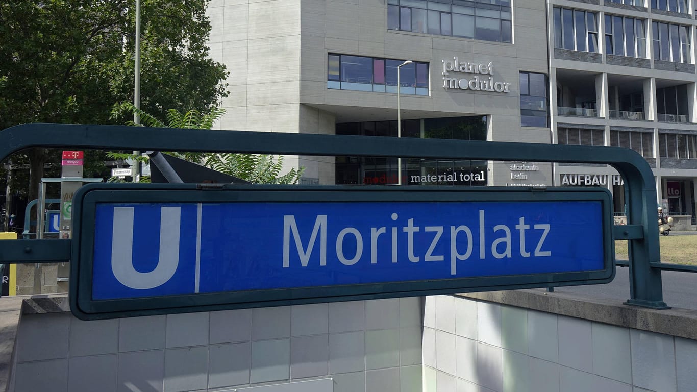 Der U-Bahnhof Moritzplatz in Kreuzberg: Hier hat sich ein schwerer Unfall ereignet.