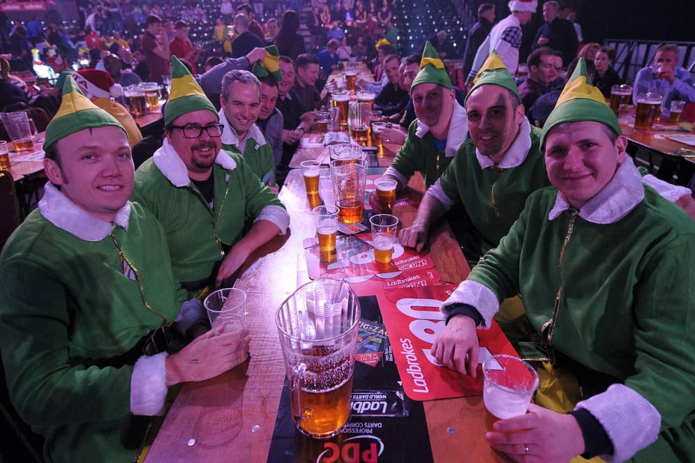 Ein Bild, das es so in diesem Jahr nicht geben wird: Irische Fans bei der Darts-WM 2013 in London.