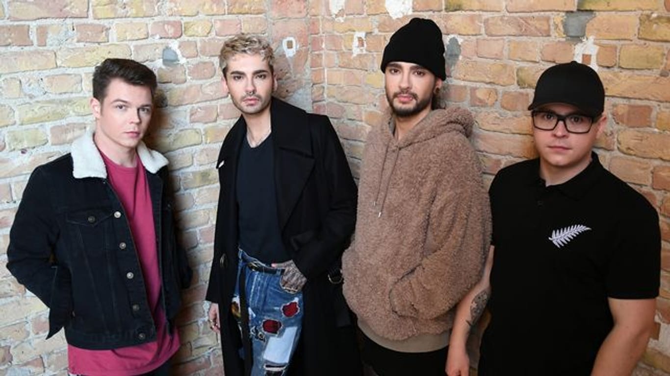 Die Musiker der Band Tokio Hotel, Georg Moritz Hagen Listing (l-r), Bill Kaulitz, Tom Kaulitz und Gustav Klaus Wolfgang Schäfer melden sich zurück.