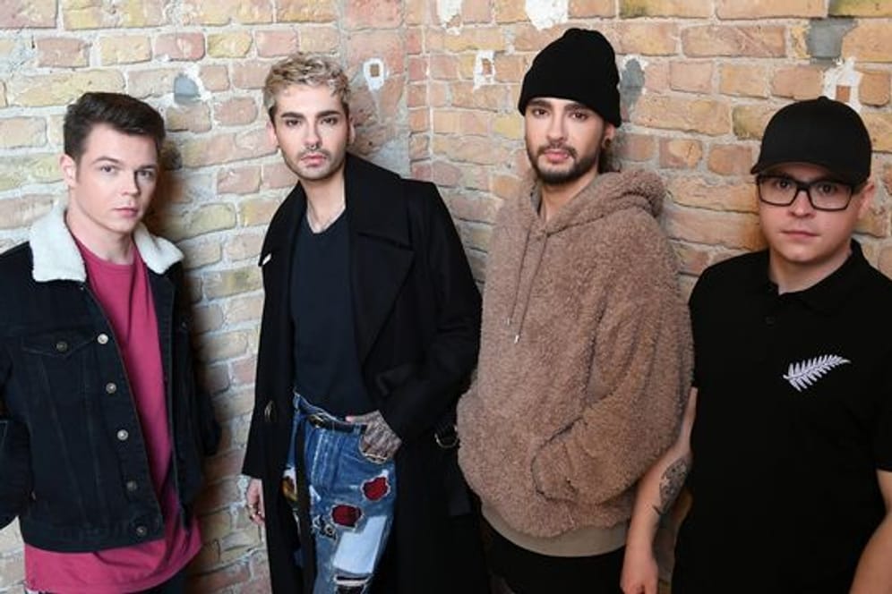 Die Musiker der Band Tokio Hotel, Georg Moritz Hagen Listing (l-r), Bill Kaulitz, Tom Kaulitz und Gustav Klaus Wolfgang Schäfer melden sich zurück.