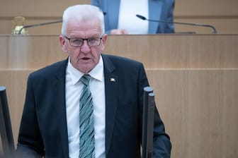 Winfried Kretschmann spricht im Landtag