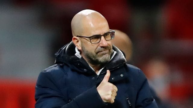 Ist mit Bayer Leverkusen obenauf in der Fußball-Bundesliga: Trainer Peter Bosz. Ist mit Bayer Leverkusen obenauf in der Fußball-Bundesliga: Trainer Peter Bosz.