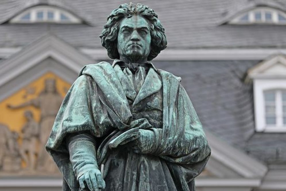 Statue des Komponisten Ludwig van Beethoven in Bonn.