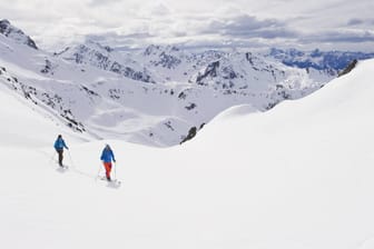 Das Skigebiet am Arlberg: Ein Mann wurde von einer Lawine verschüttet und konnte nur noch tot geborgen werden.