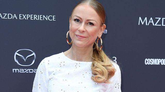 Jenny Elvers' Hündin ist gestorben.