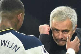 Tottenhams Coach José Mourinho wurde in der Premier League zum Trainer des Monats November gekürt.