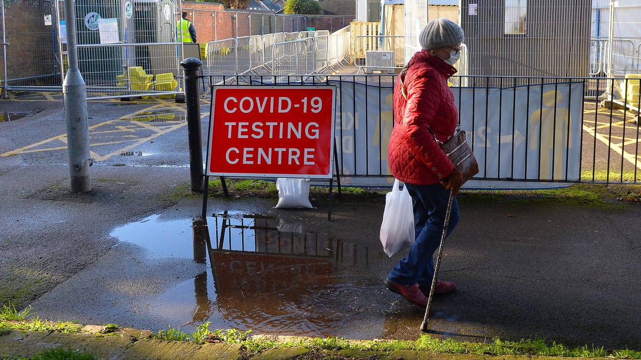 Ein Corona-Testzentrum in Großbritannien: In dem Land ist eine neue Mutation des Virus aufgetaucht.