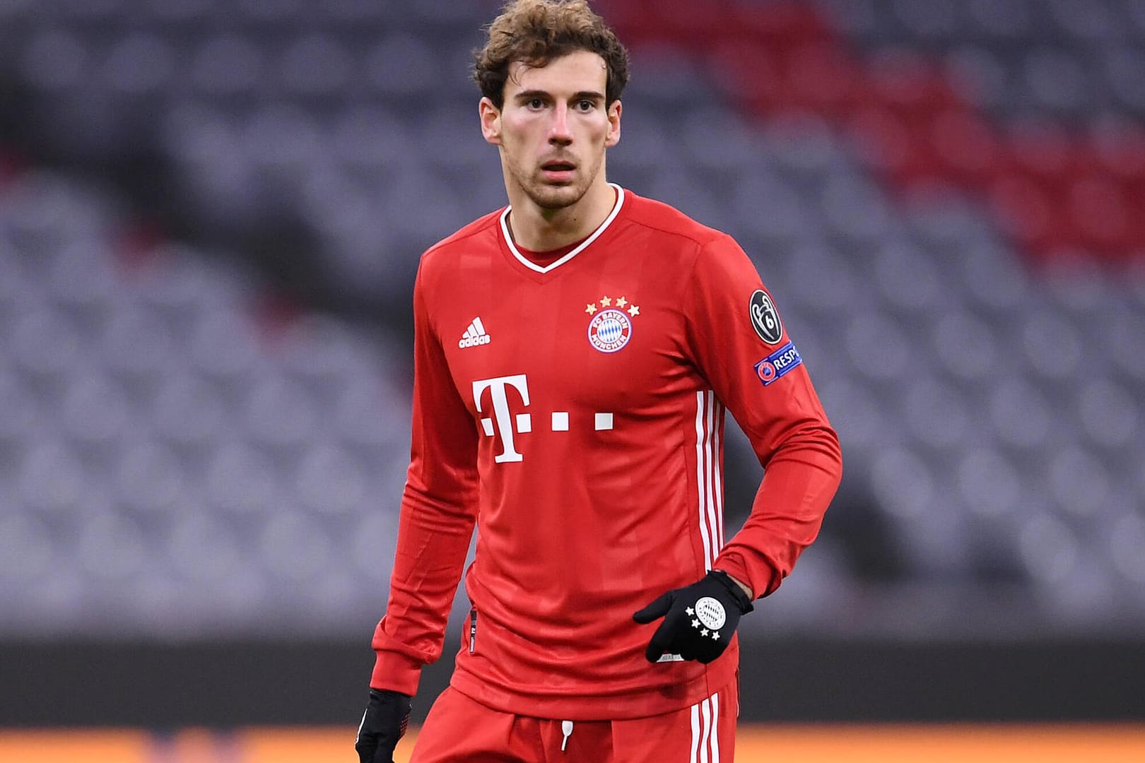 Leon Goretzka: Der Bayern-Star hat bereits 95 Spiele im Trikot der Münchner gemacht, darf gegen den VfL Wolfsburg jedoch nur zuschauen.