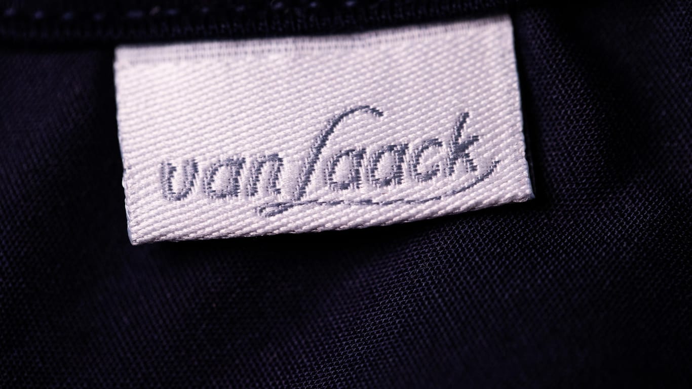 Label der Modefirma van Laack: Der Schutzkittel-Auftrag steht in der Kritik.