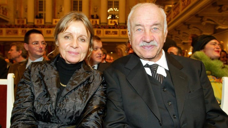 Armin Mueller-Stahl: Der Schauspieler und seine Frau Gabriele Scholz 2003 im Konzerthaus am Gendarmenmarkt.