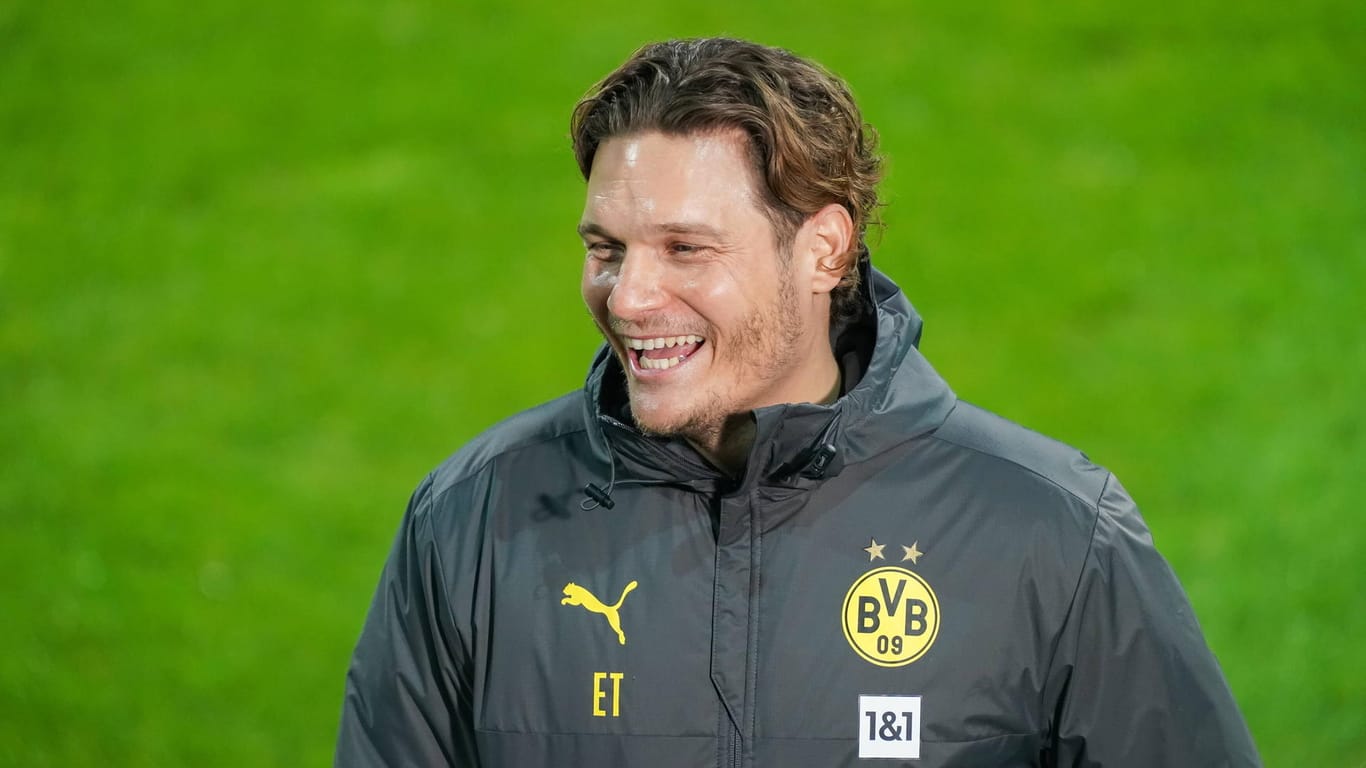 Edin Terzic: Der Dortmunder Cheftrainer startete mit einem Sieg in seinen neuen Job.