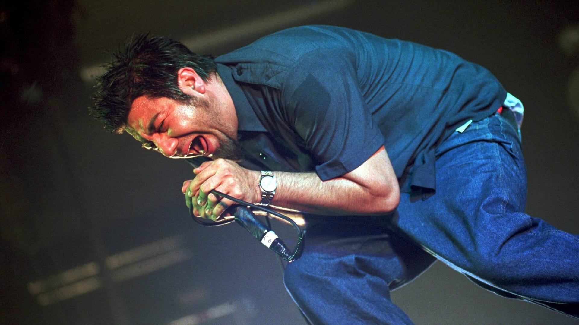 Deftones: Chino Moreno bei einem Konzert 2001.