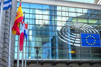 EU-Parlament in Brüssel: Die Abgeordneten billigten heute den Haushalt für die nächsten Jahre (Symbolbild).